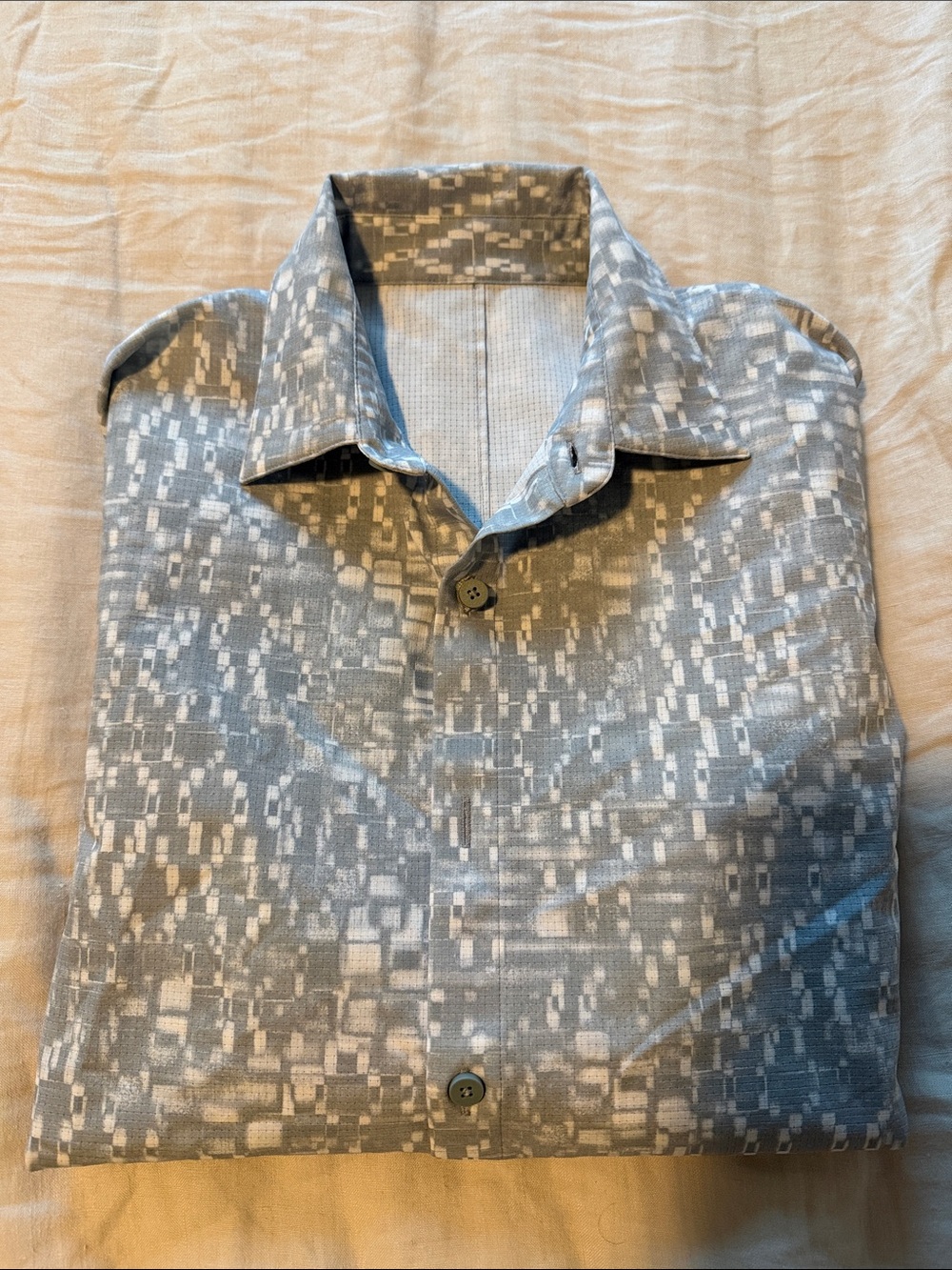 lululemon athletica Men's Casual Button-Down Shirt in Grayish Blue/Teal & White